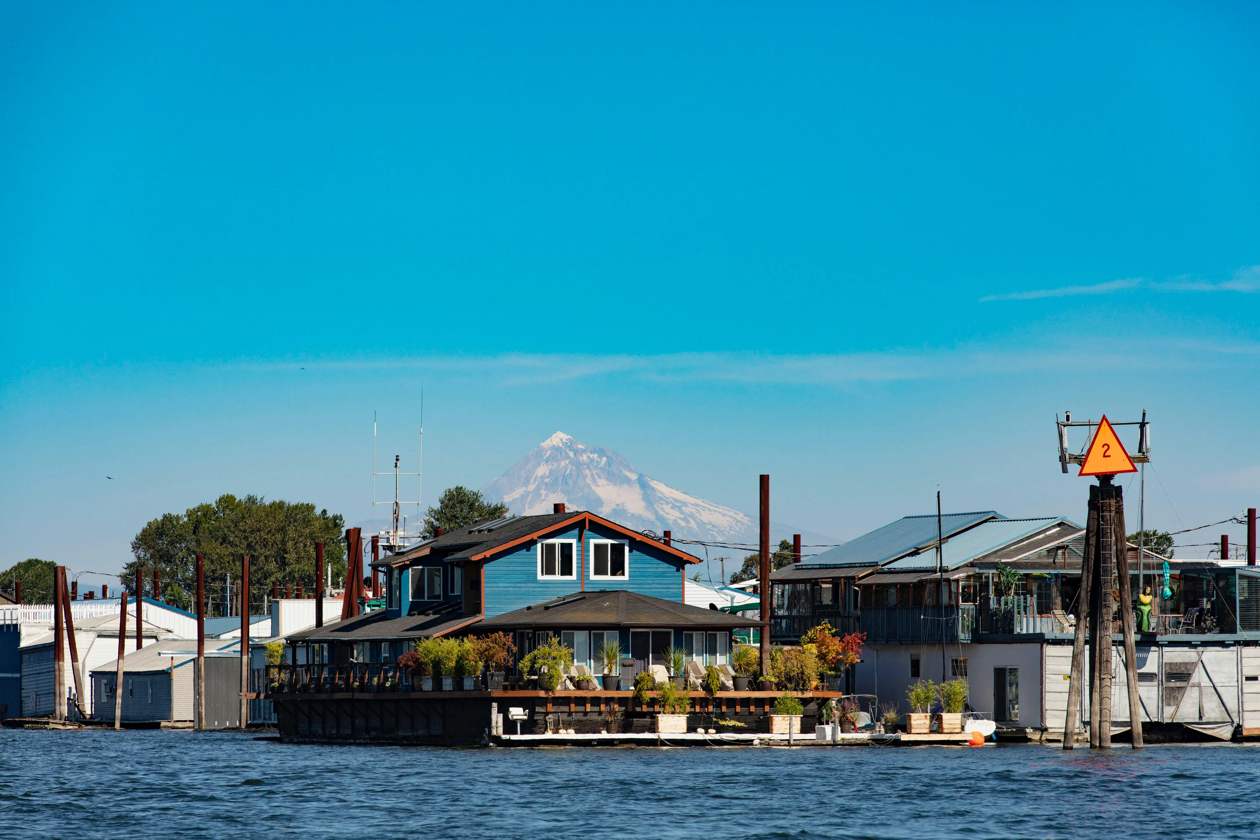 Bluebelle floating home for sale on the Columbia River, Portland Oregon